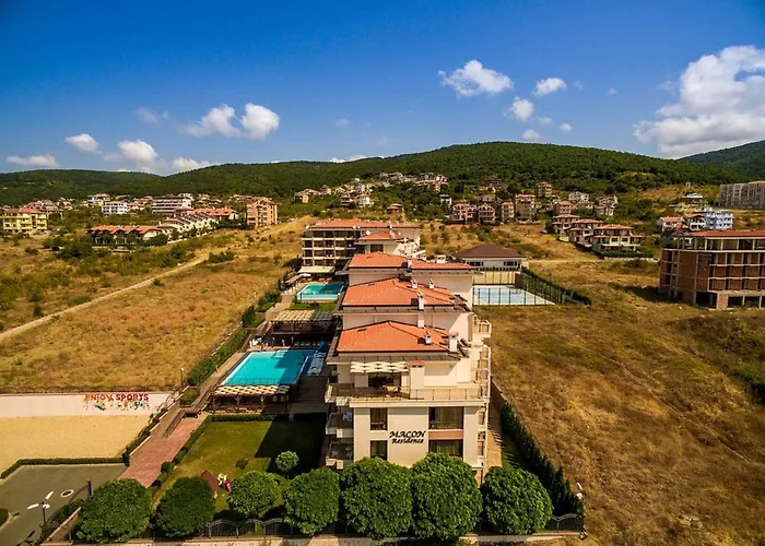 Macon Wellness & Апарт-отель Свети-Влас