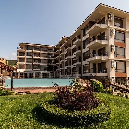 Aparthotel Macon Wellness & 3*