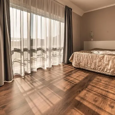 Aparthotel Macon Wellness &